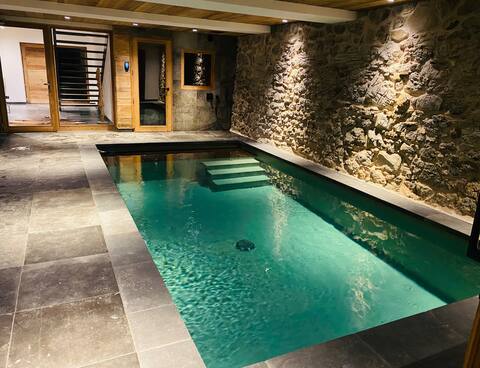 Chalet 350m2, swimming pool, 16 people, 10 min. lifts