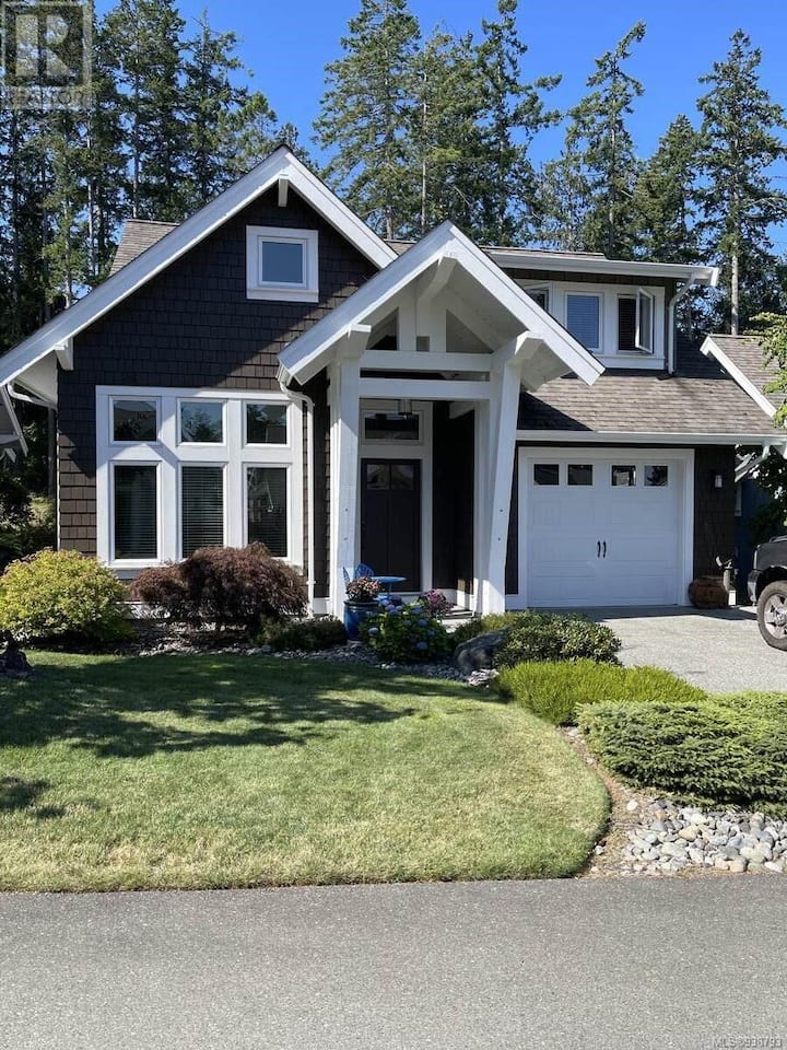 Qualicum Landing Paradise Houses for Rent in Qualicum Beach, British