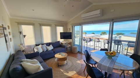 Top Airbnb: Ocean Sunrise Cabin Apollo Bay in Apollo Bay