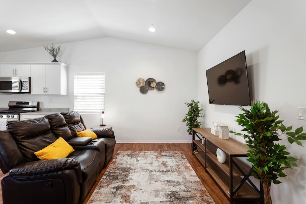 Airbnb Entire Guesthouse for Rent in San Bernardino