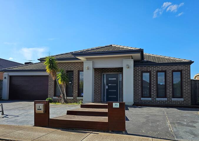 Relaxing Spacious Family Home gallery image 3