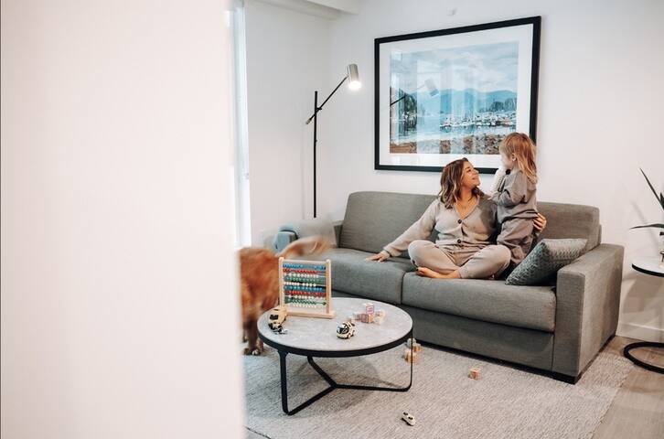 Level Seattle -Stunning Deluxe Two Bedroom Suite gallery image 2