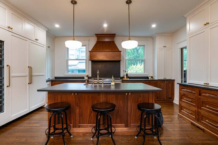 Summit Avenue Mansion gallery image 5