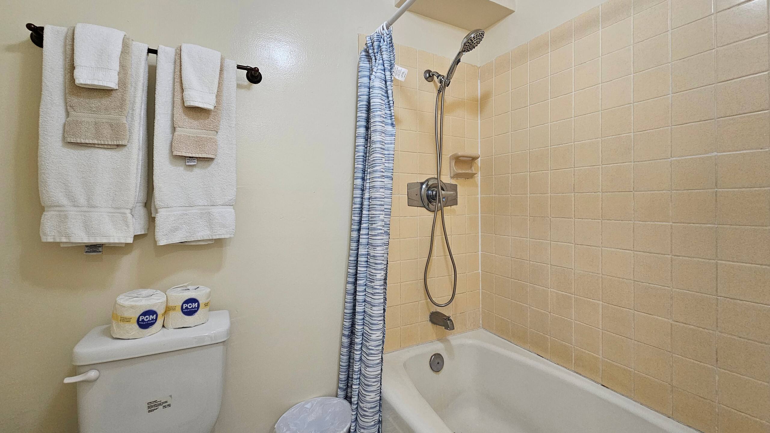 WG 305 | Pool side, Queen bed Balcony Suite - Image 5