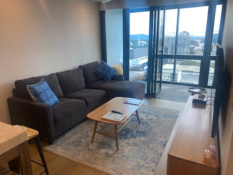 Popular Airbnb listing: Apartment in Fortitude Valley in Fortitude Valley