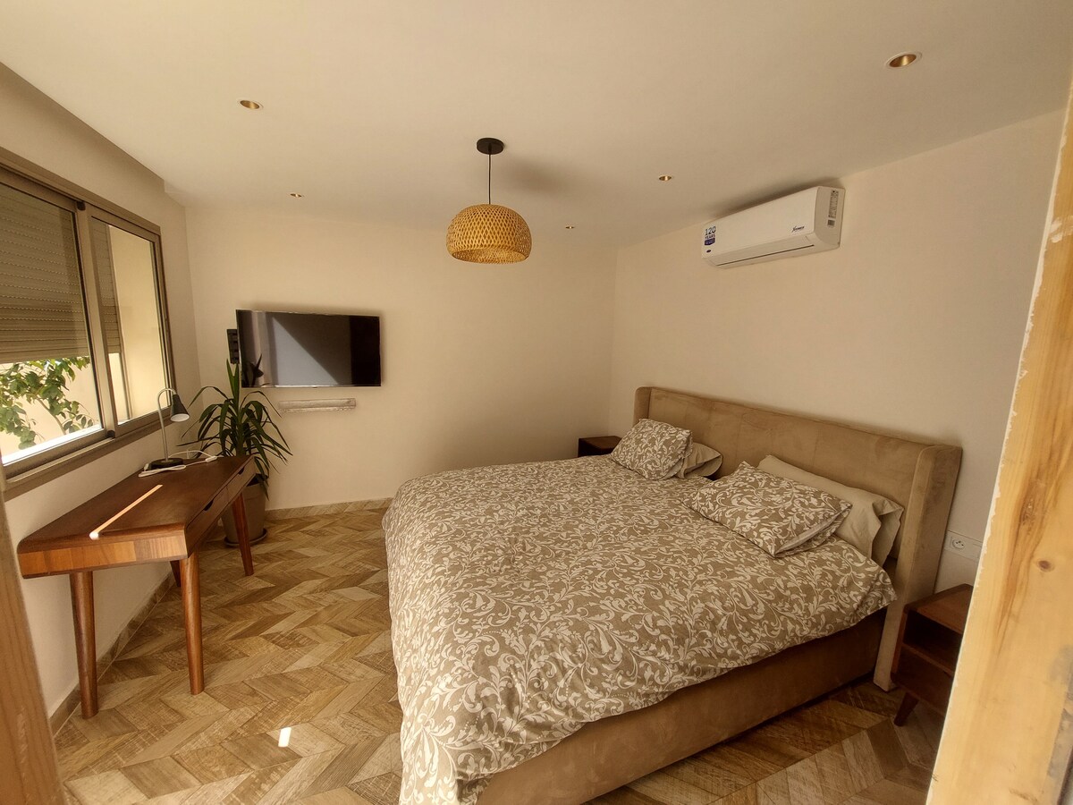 Спалня 1 - мини апартамент (двойно легло и баня)