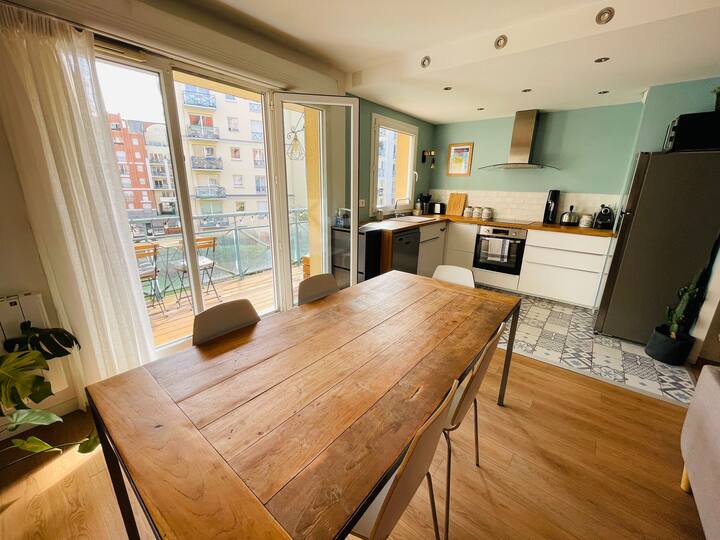 Bright 50m² apartment with Balcony VieuxLille Apartments for Rent