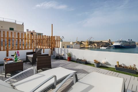 Traditional Townhouse | Rooftop Terrace