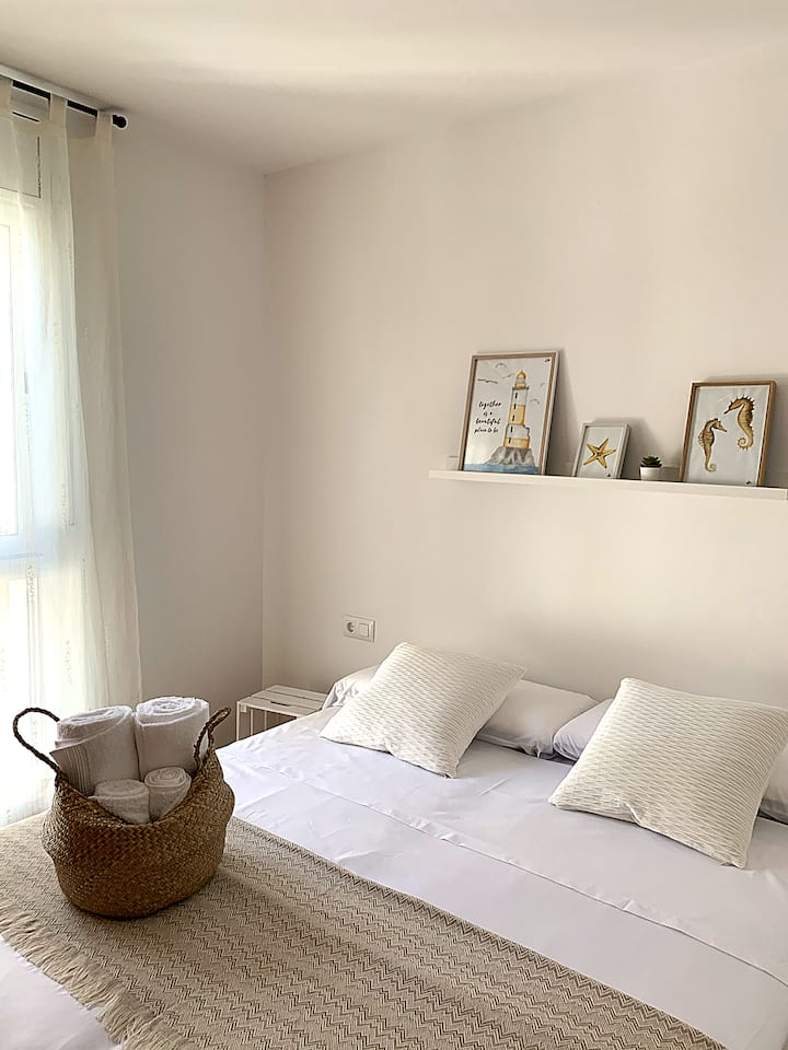 Acogedores Apartamentos Con Piscina Y Parking - Calafell
