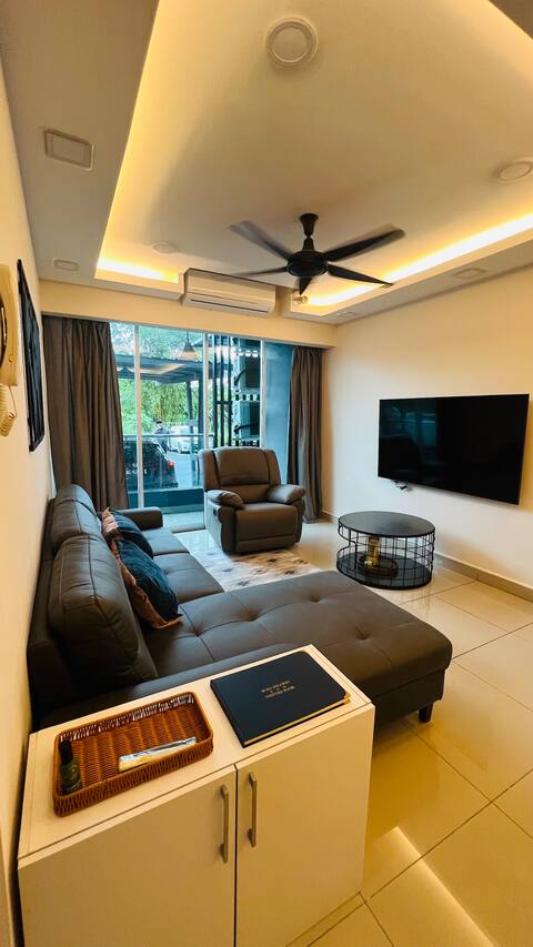 The DreamHouse Homestay, Condo