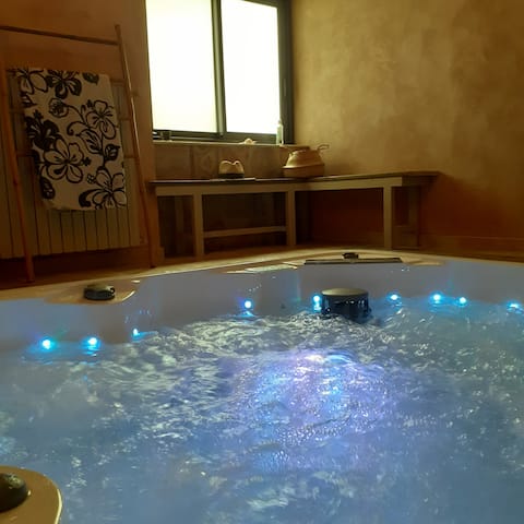 Spa-jacuzzi- on Girou nights