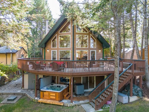 Crescent Moon Lodge | A-Frame | Hot Tub | Fire Pit