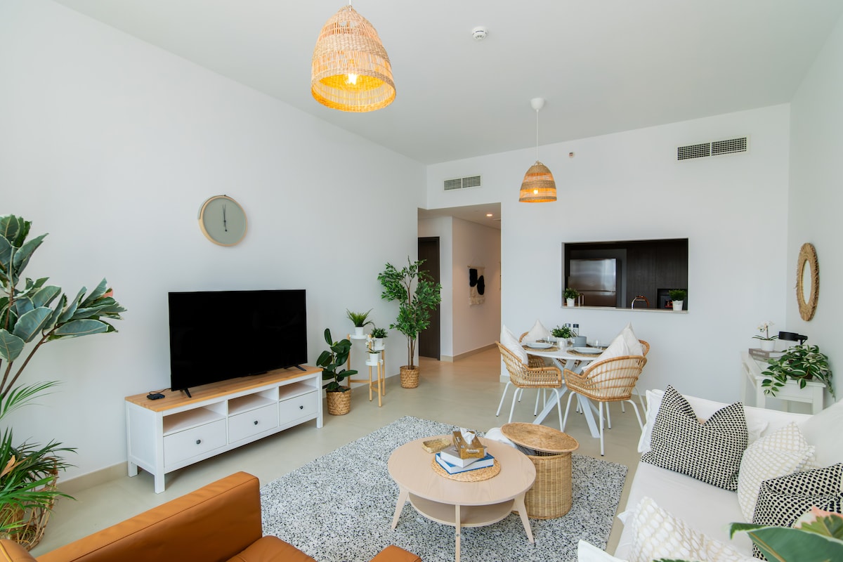 2-Bedroom Apartment · Downtown View 3