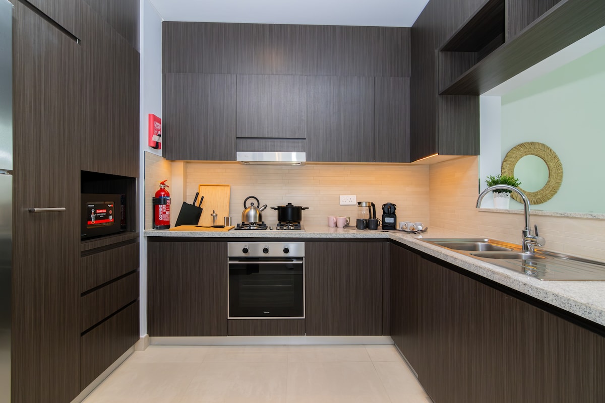 2-Bedroom Apartment · Downtown View 5