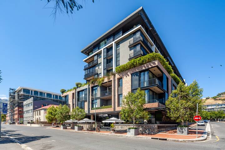 Luxury 2Bedroom,24/7 Security Heart of DeWaterkant gallery image 5