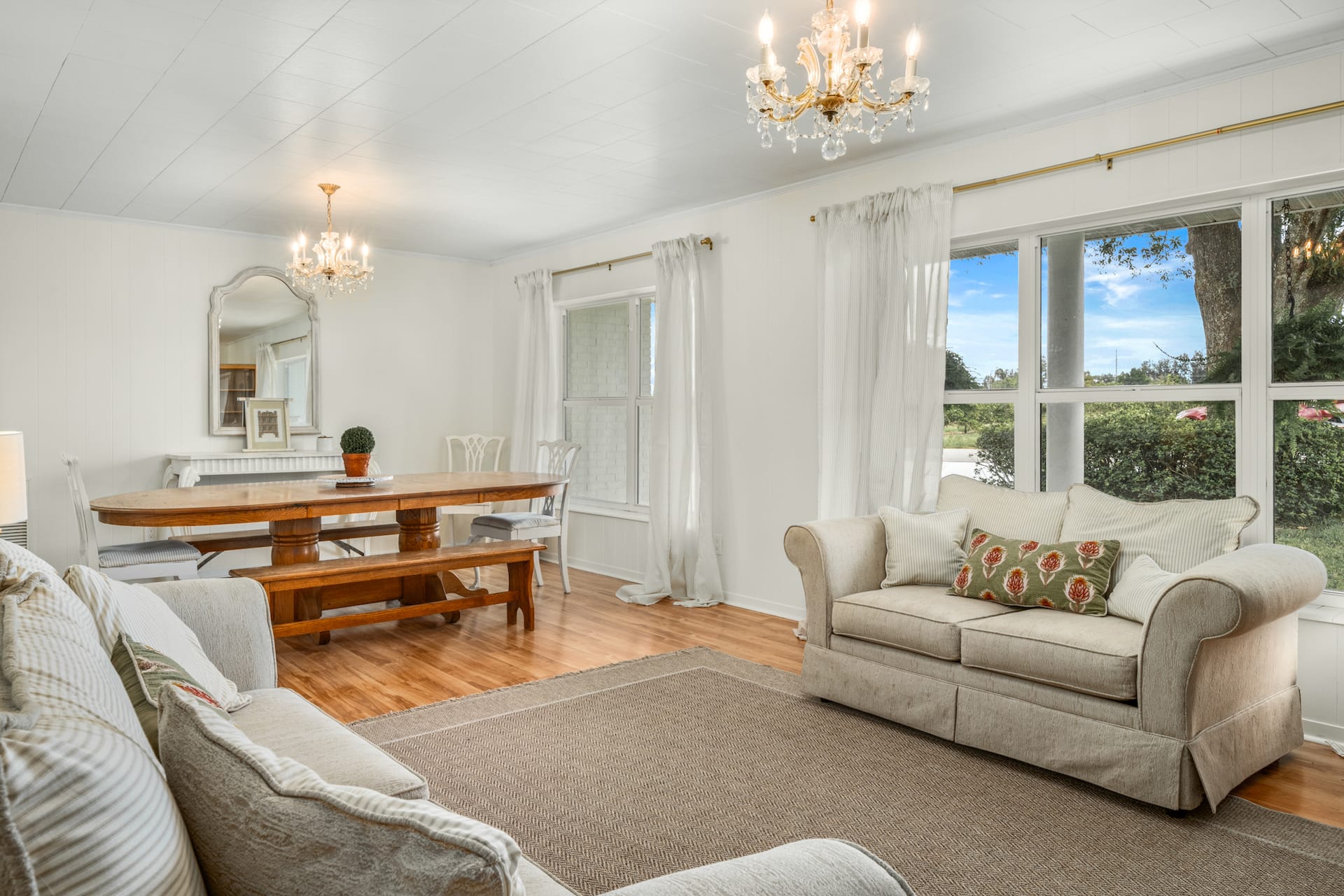 Lake Isis Cottage