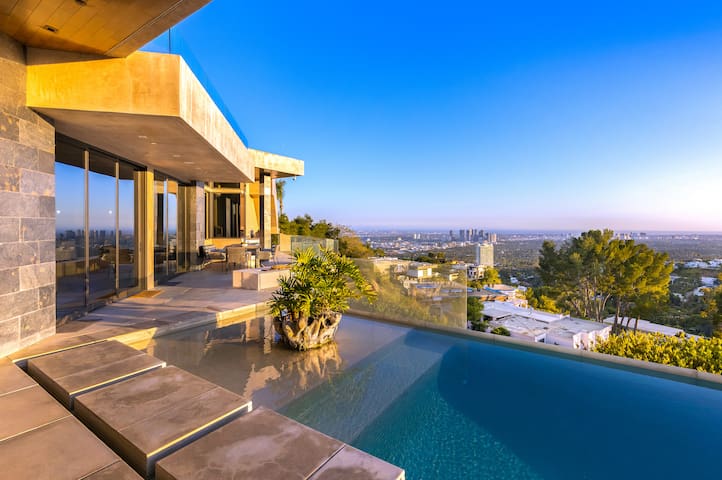 Million Dollar Luxe managed Airbnb listing 2