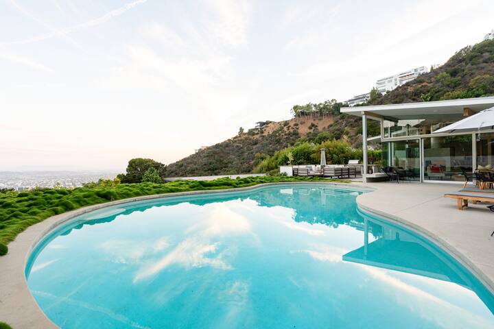 Classic Mid-Century gallery image 3