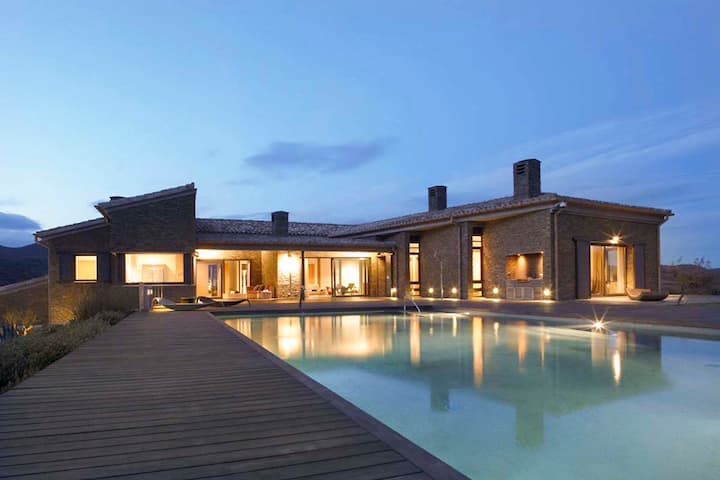 France Luxury Villas & Vacation Rentals