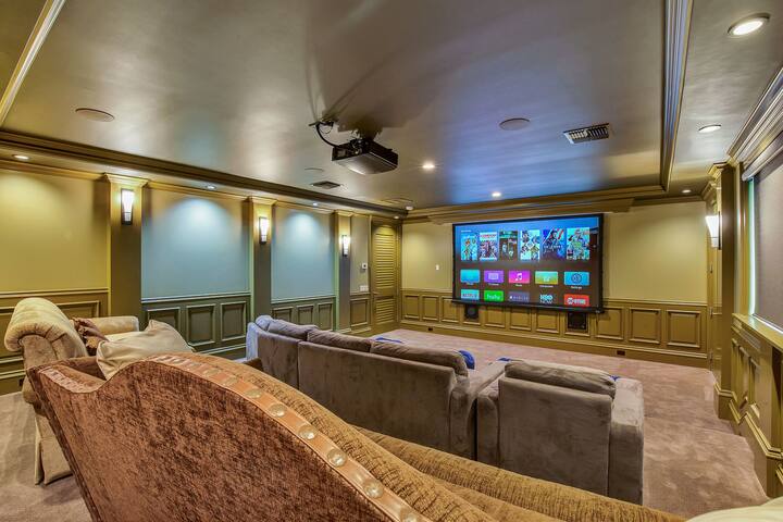 The Blue Lagoon gallery image 3