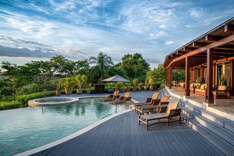 Casa Caiman + Viridian Experience