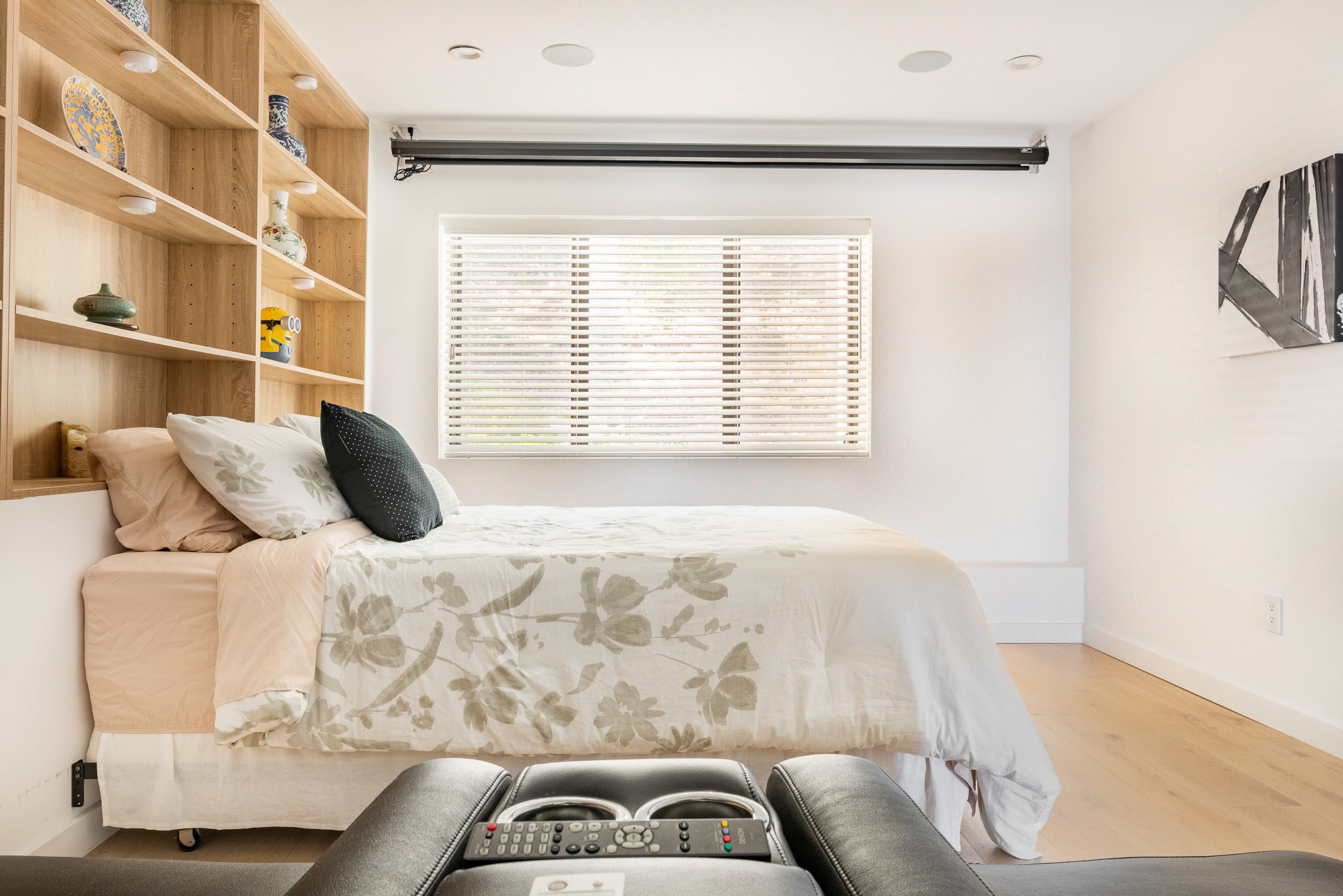 Villa in San Francisco · ★4.6 · 5 bedrooms · 6 beds · 3 baths - Image 17