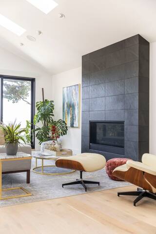 Modern Hilltop Luxe Villa | City View+Nature gallery image 5