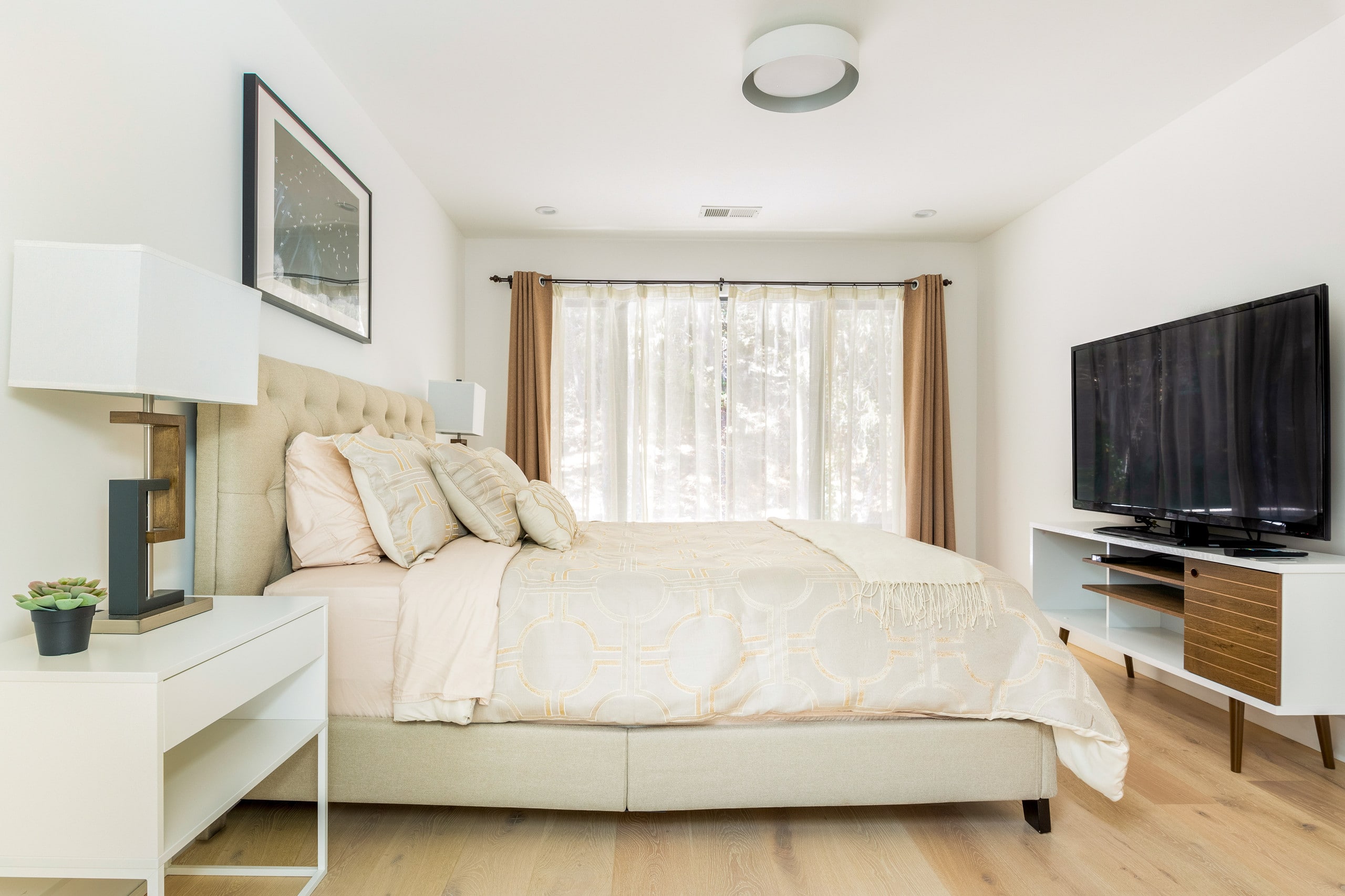 Villa in San Francisco · ★4.6 · 5 bedrooms · 6 beds · 3 baths - Image 18