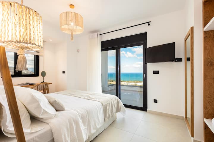 Sol bina birinci kat yatak odası.