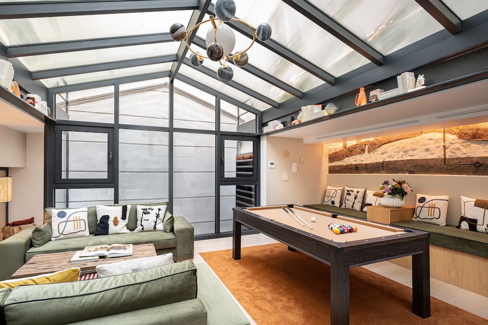 A glass-roofed courtyard home in the Marais, Paris, Île-de-France, France, photo 1 of 10