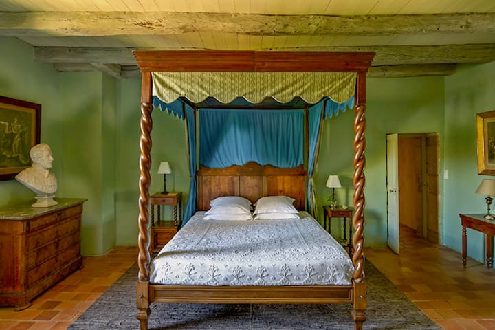 غرفة النوم 8