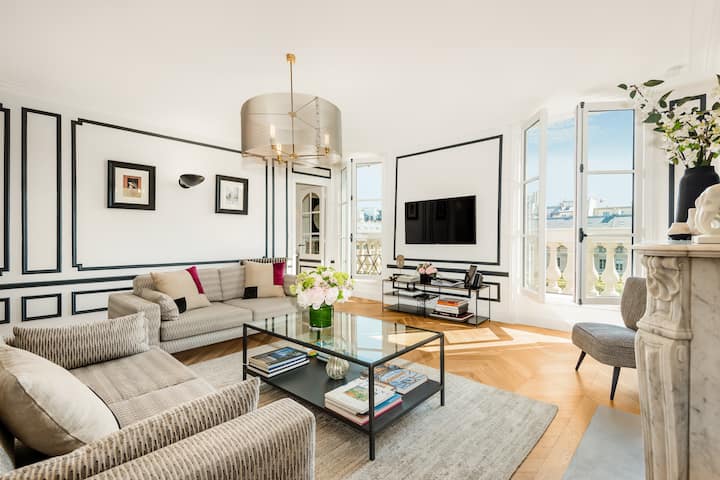 Paris Luxury Villas & Vacation Rentals | Airbnb Luxe | Luxury Retreats