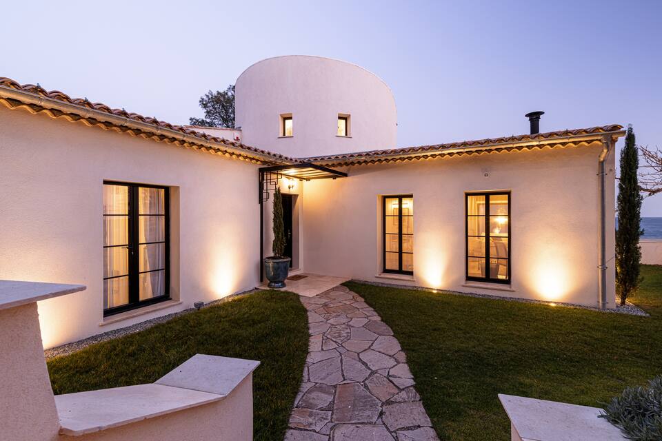 Villa Hedone, a garden villa above the sea at Anthéor, Anthéor, Saint-Raphaël, France, photo 7 of 10