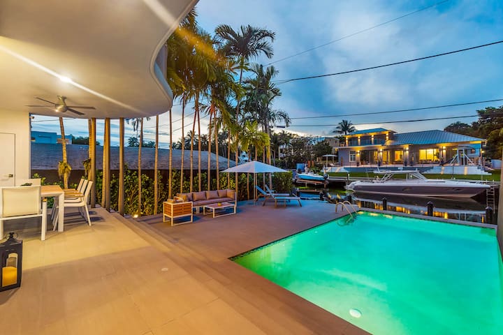 Waterfront Villa with Gym by Jatina Group