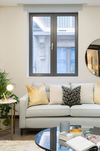 Golden Square Seventeen gallery image 3