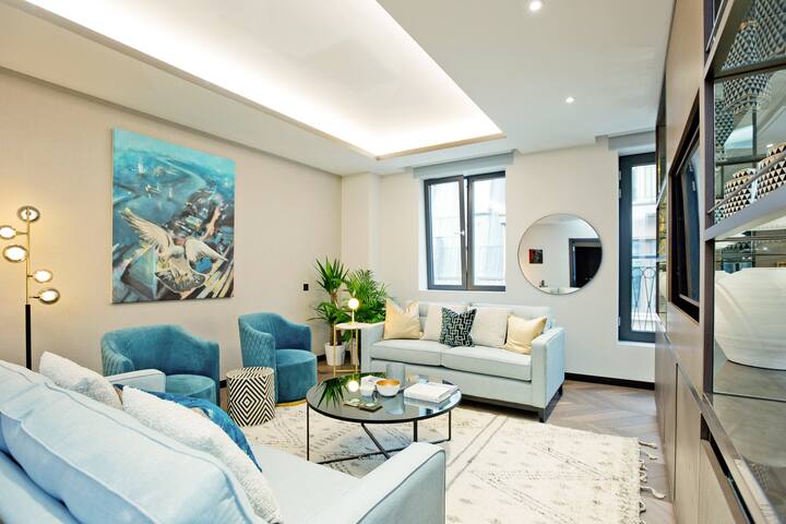 Golden Square Seventeen gallery image 2