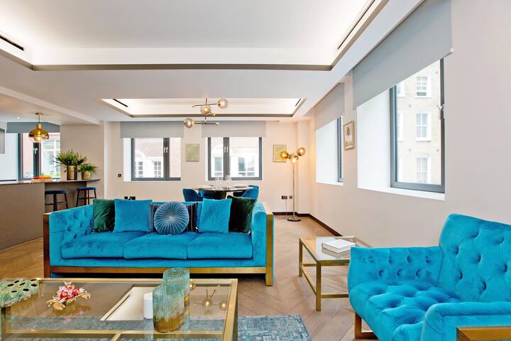 Golden Square Four gallery image 5