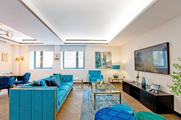 Golden Square Four gallery image 4