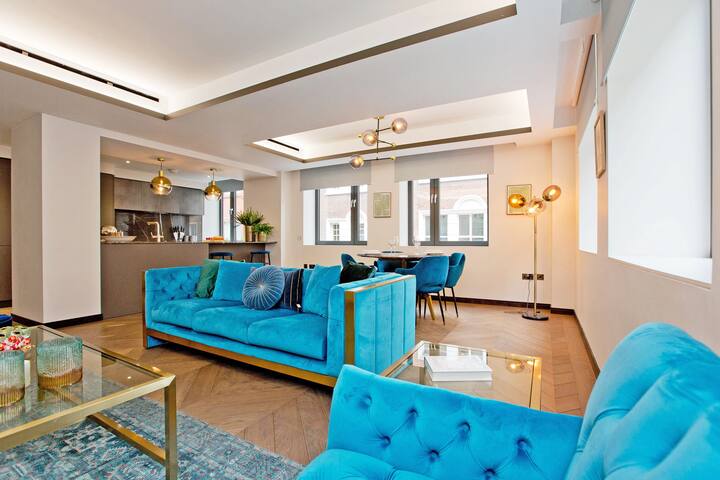 Golden Square Four gallery image 2