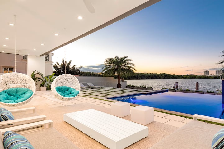 Picture of South Beach, Miami Beach Luxury Vacation Rentals | Airbnb