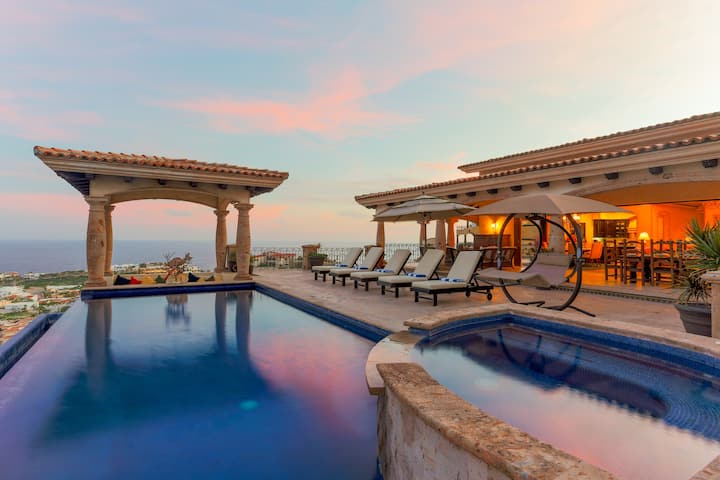 Pedregal Luxury Villas & Vacation Rentals, Airbnb Luxe