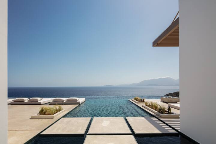 Design Villa,Fully staffed & Sea Views by etouri gallery image 2