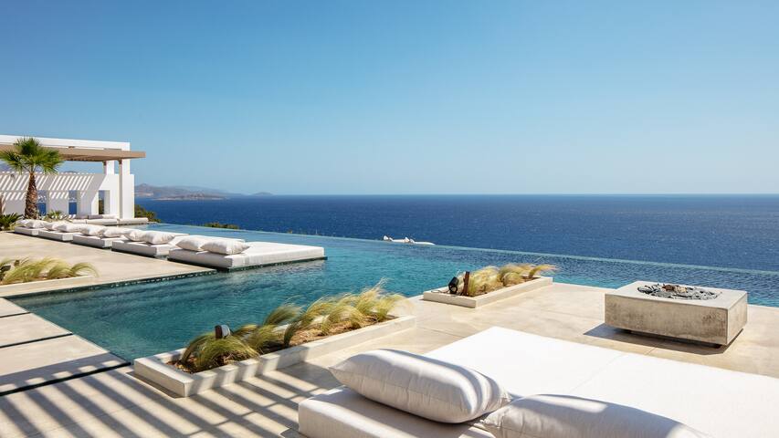 Design Villa,Fully staffed & Sea Views by etouri