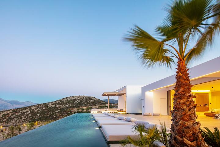 Design Villa,Fully staffed & Sea Views by etouri gallery image 3