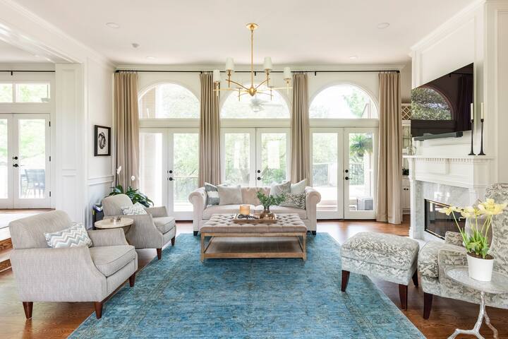 Enjoy the Scenery from Palatial Estate House