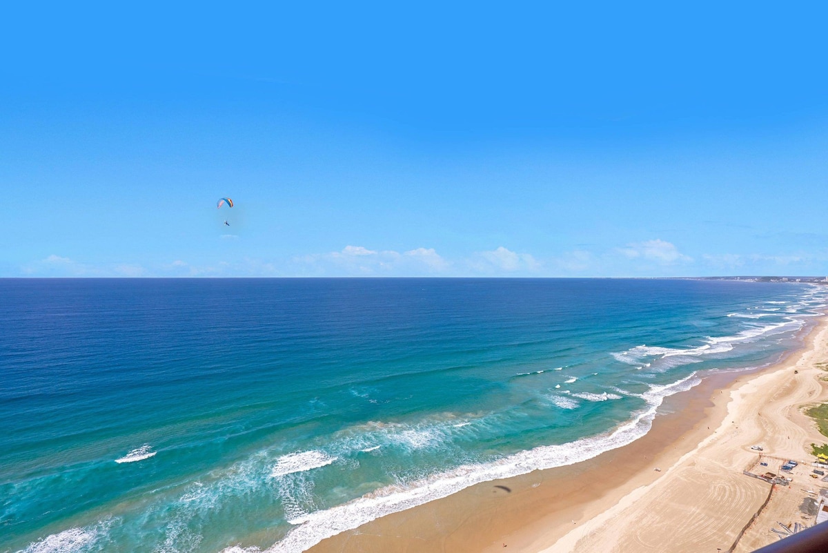 Successful Airbnb property: Surfers Aquarius Beach Front Level 33 in Surfers Paradise