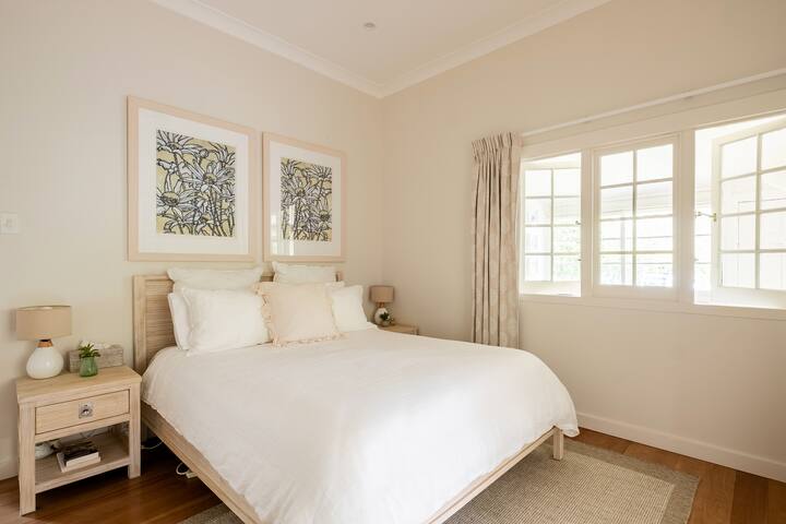 Walk to the Beach from a Warm, Family-Friendly Cottage gallery image 5