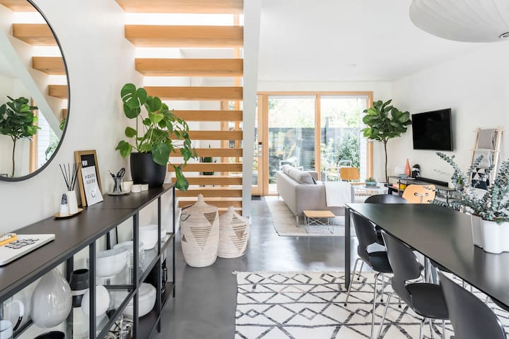 Modern Guesthouse in Portland’s Central Eastside