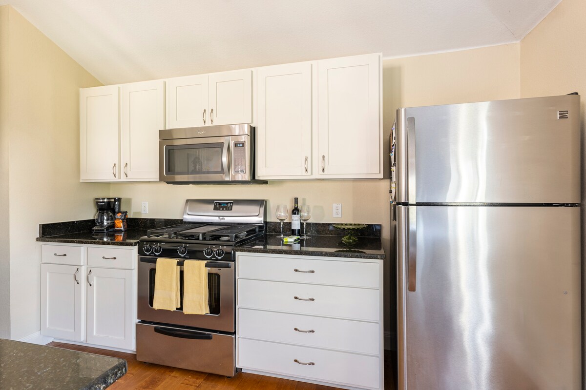 Spacious Retreat in East Downtown