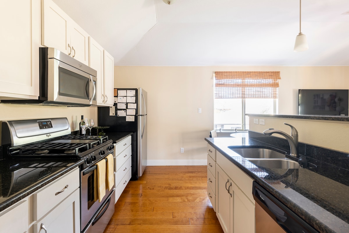 Spacious Retreat in East Downtown